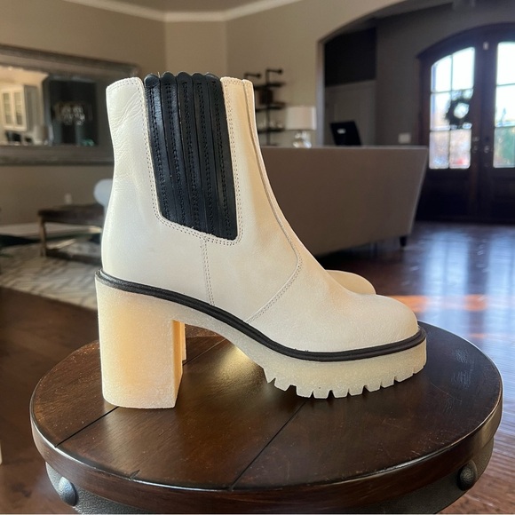 NIB $188 Free People James Chelsea White Boots 38.5 fits USA 8 or 8.5 Chunky NEW - Picture 10 of 17